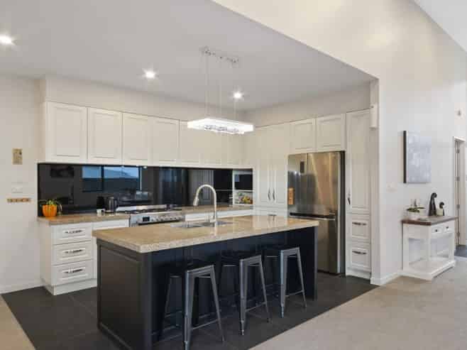 20 Knoll Rise, Pukekohe