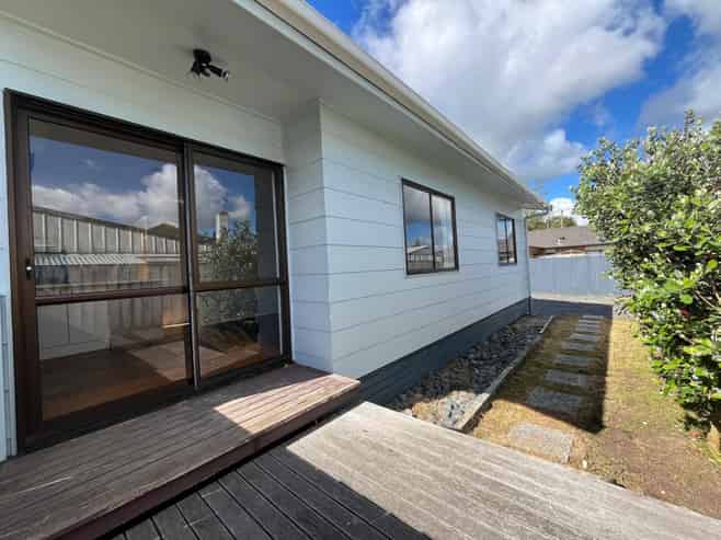 2/4 Pratt Street, Papakura