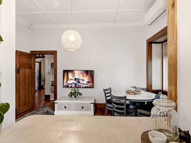 24 Myrtle Street, Hamilton East