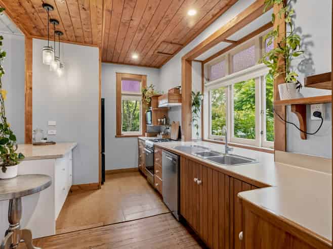 24 Myrtle Street, Hamilton East