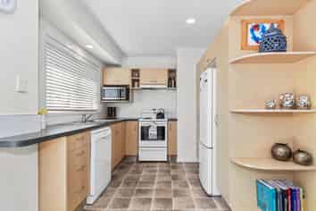 5B Aaron Place, Brookfield