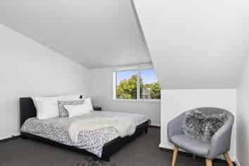 5B Aaron Place, Brookfield