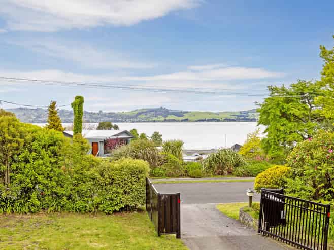 18 Otupai Street, Two Mile Bay