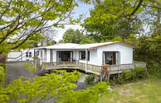 18 Otupai Street, Two Mile Bay