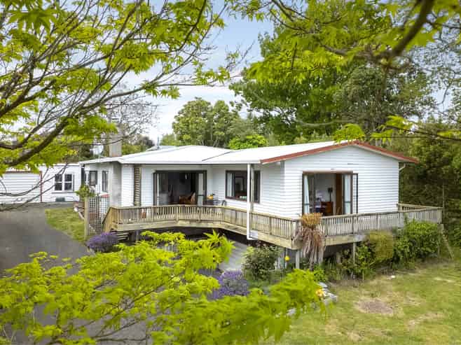 18 Otupai Street, Two Mile Bay