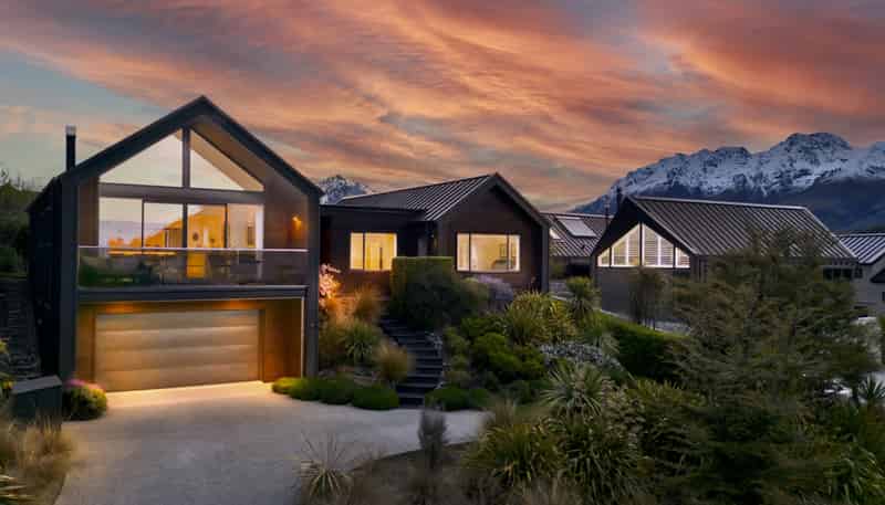 37 McAdam Drive, Jacks Point