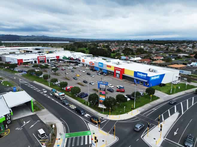 Exceptional Bulk Retail Complex