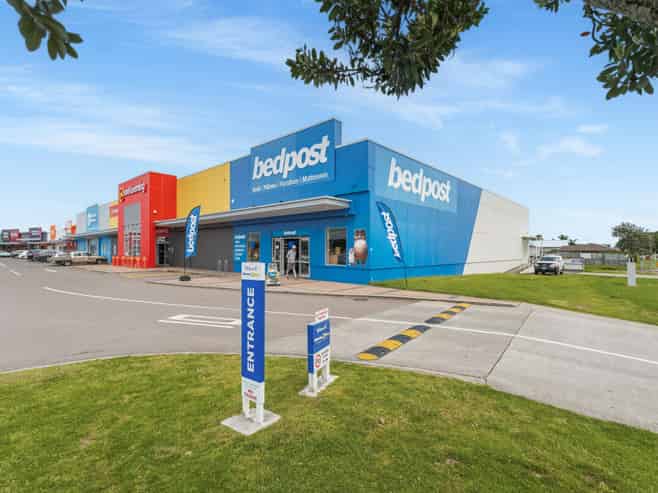 Exceptional Bulk Retail Complex