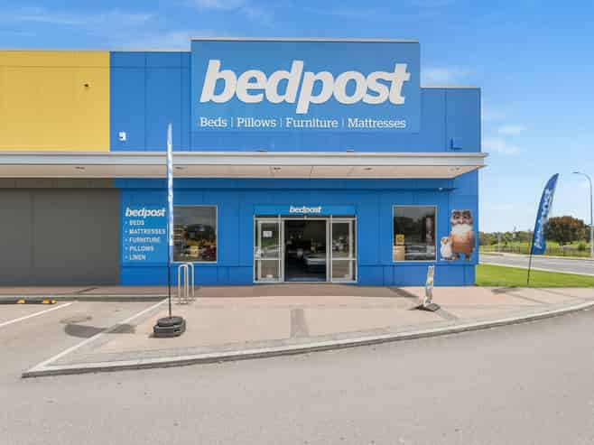 Exceptional Bulk Retail Complex