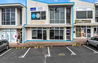 Versatile Commercial Unit in Prime East Auckland Location