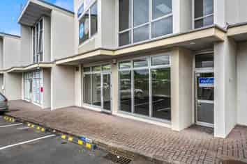 Affordable & Versatile Commercial Unit