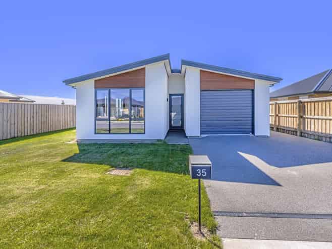 35 Greig Crescent, Amberley