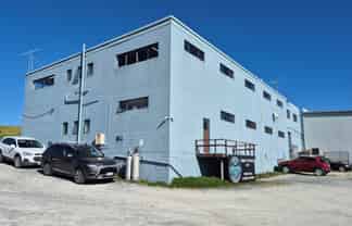 WOODCOCKS INDUSTRIAL 830M² ON 3237M² YARD
