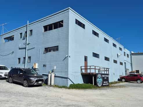 WOODCOCKS INDUSTRIAL 830M² ON 3237M² YARD
