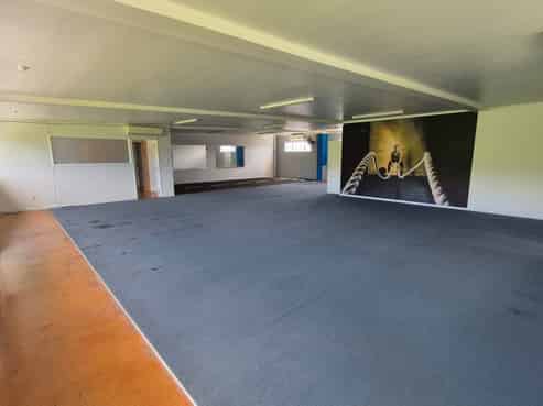 WOODCOCKS INDUSTRIAL 830M² ON 3237M² YARD
