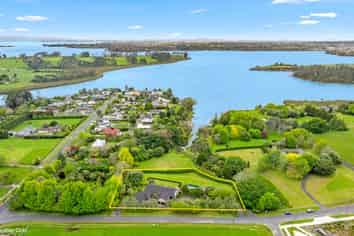 16 Derbyshire Lane, Karaka