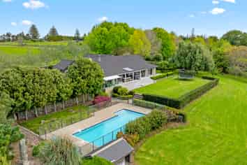 16 Derbyshire Lane, Karaka