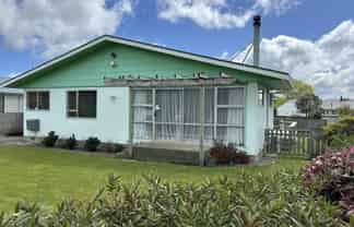 6 Tudor Road, Pahiatua