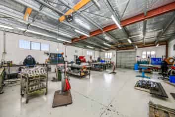 Freehold Investment – New 6-year Lease