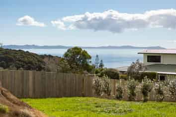 79 Stratford Drive, Cable Bay