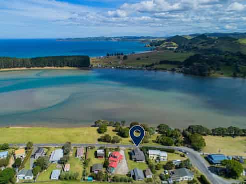 2173 Whananaki North Road, Whananaki