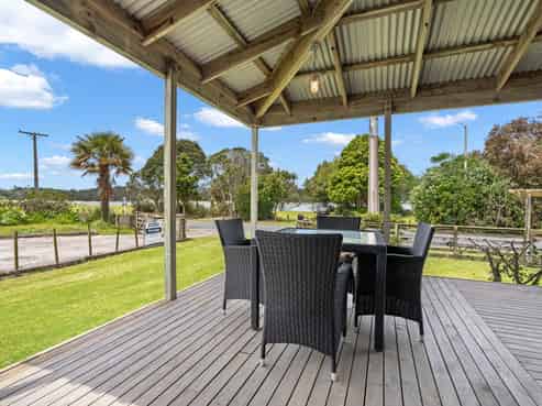 2173 Whananaki North Road, Whananaki