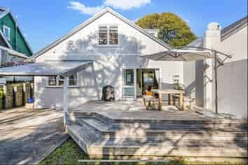 2/18 Reid Road, New Lynn