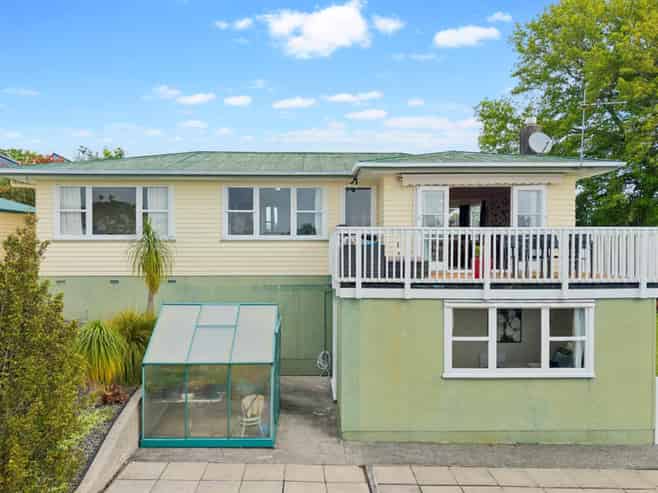 18 Cherry Road, Bucklands Beach