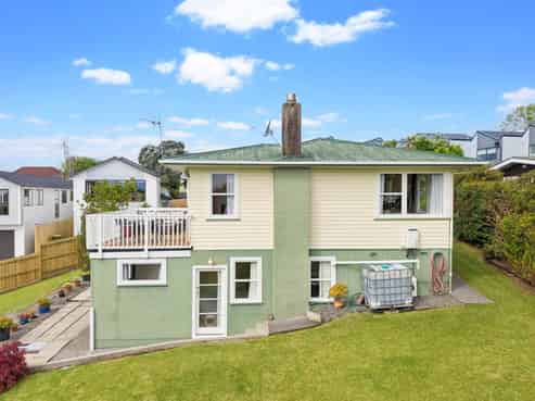 18 Cherry Road, Bucklands Beach