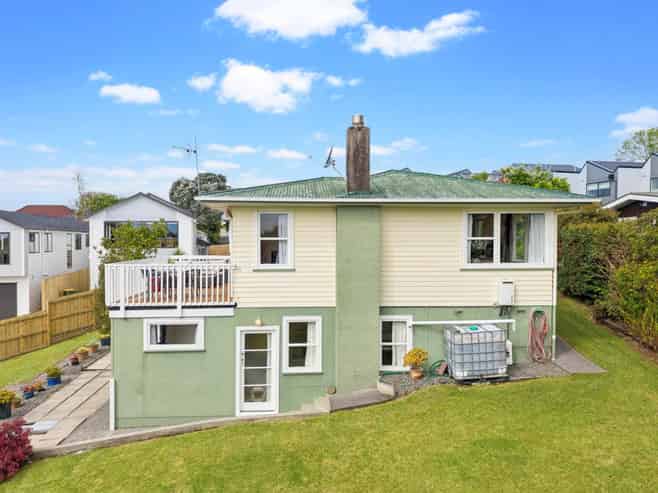 18 Cherry Road, Bucklands Beach