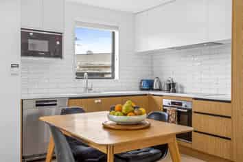 48B Lyttelton Avenue, Forrest Hill