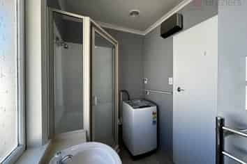 4/13 Darvel Street, Riccarton