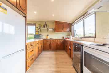 90 Parsons Road, Weston