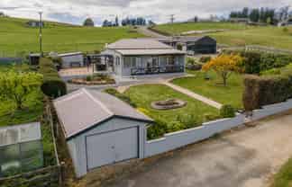 90 Parsons Road, Weston