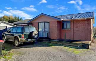 1656 Cust Road, Cust