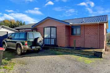 1656 Cust Road, Cust