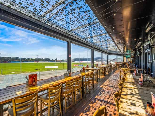 Recognized Brand + Stunning Aspect