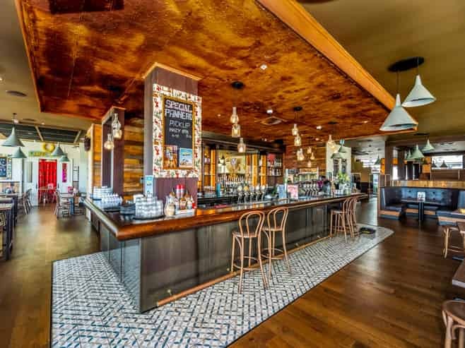 Recognized Brand + Stunning Aspect