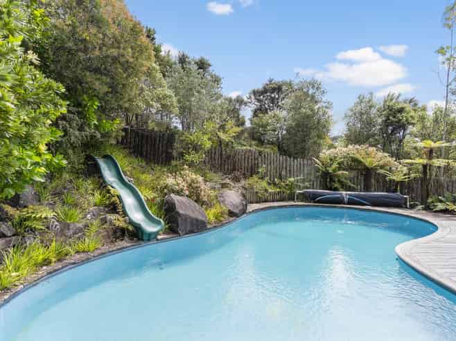 361i Paremoremo Road, Paremoremo