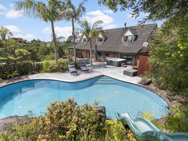 361i Paremoremo Road, Paremoremo