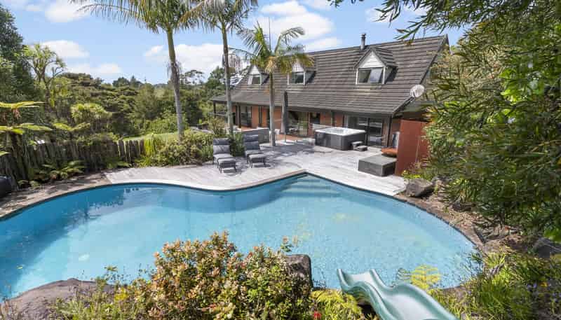 361i Paremoremo Road, Paremoremo