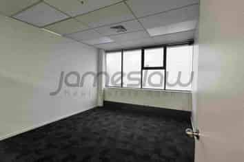 Bright & Brilliant Office Space