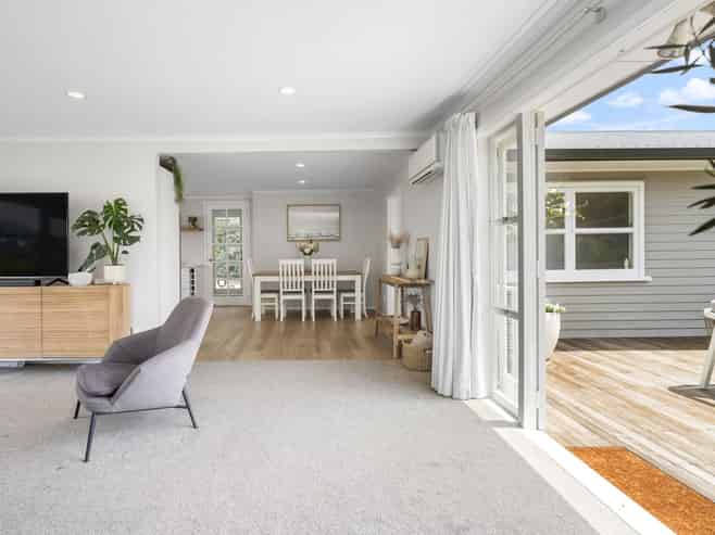 6 Norglen Lane, Riverhead