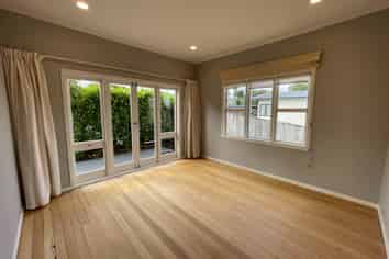 79 Hobsonville Road, West Harbour