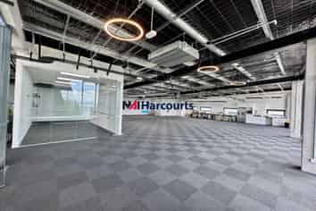 Premium Office with Sea & Sky Tower Views