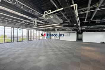 Premium Office with Sea & Sky Tower Views