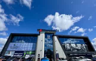 Premium Office with Sea & Sky Tower Views