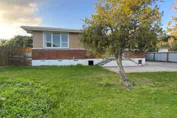 27 Main Road, Makaraka