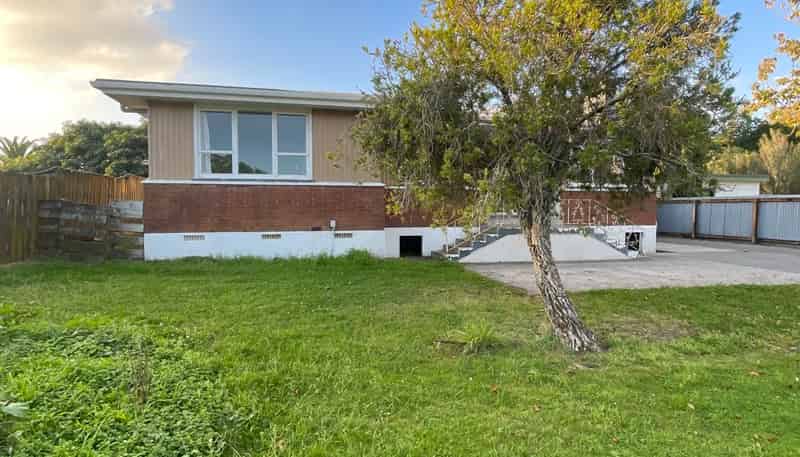 27 Main Road, Makaraka