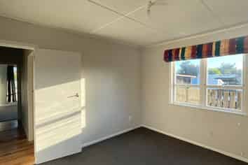 27 Main Road, Makaraka